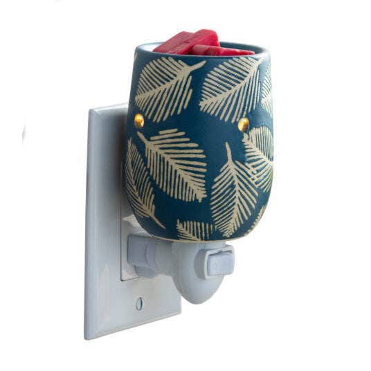 Pressed Leaf Pluggable Warmer - RRP $27.95 - Wholesale