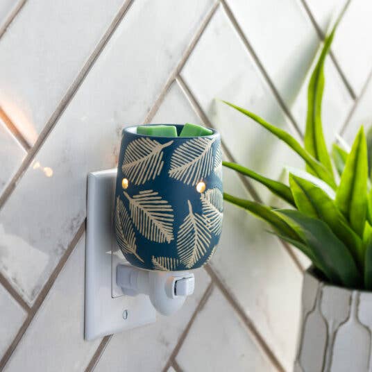 Pressed Leaf Pluggable Warmer - RRP $27.95 - Wholesale